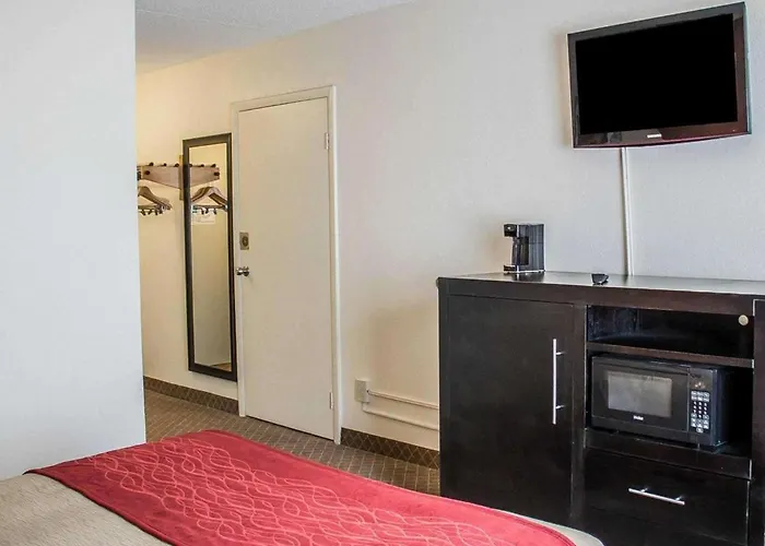 Norwood Inn & Suites Columbus